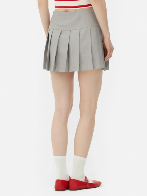 Buckle Pleated Mini Skirt