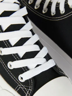 Canvas Flatform High Tops