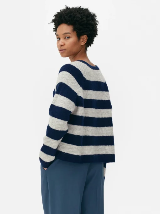 Cropped V-Neck Cardigan