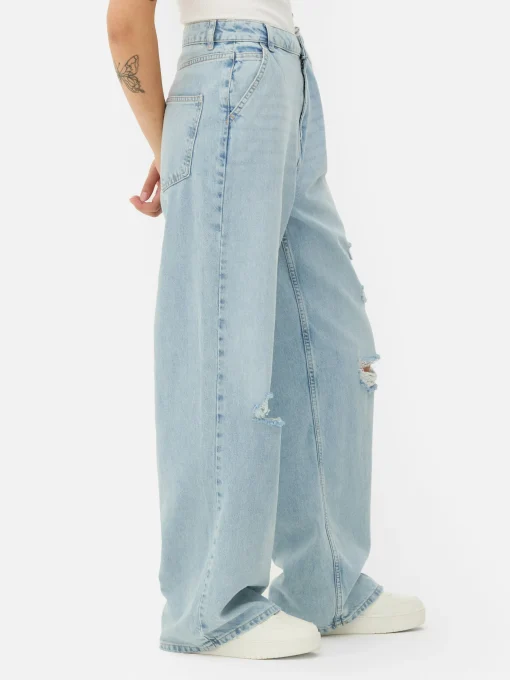Distressed Wide Leg Jeans