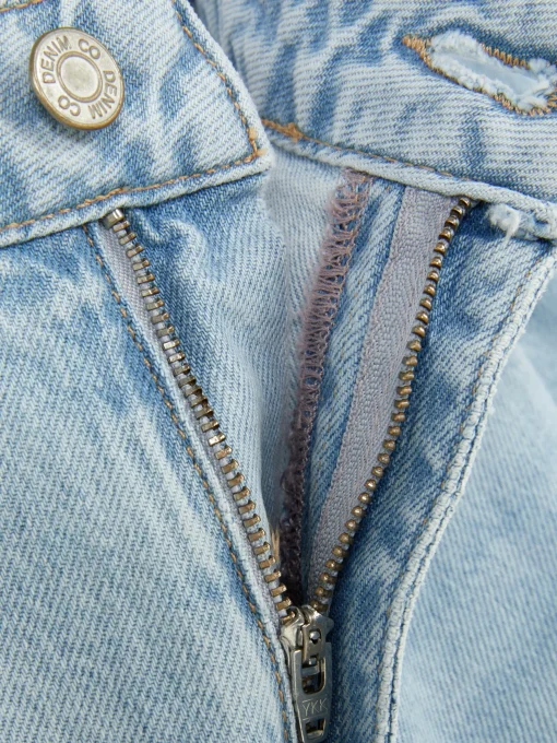 Distressed Wide Leg Jeans