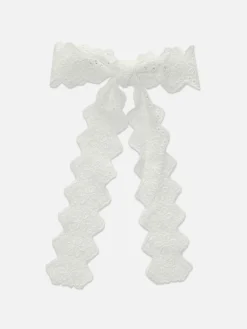 Eyelet Bow Hair Clip