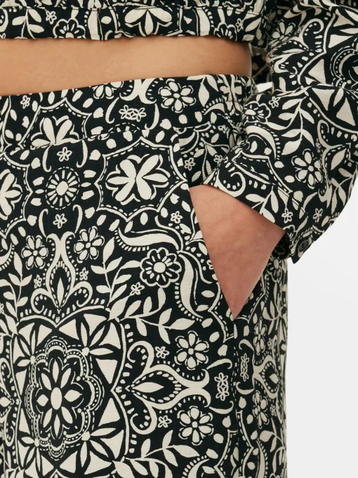 Geometric Print Wide Leg Pants