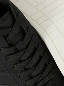 Kem Laced Low Tops