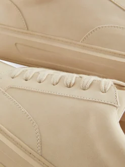 Kem Low-Top Sneakers