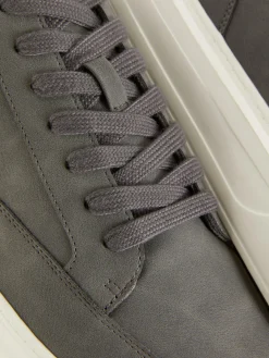 Kem Low-Top Sneakers
