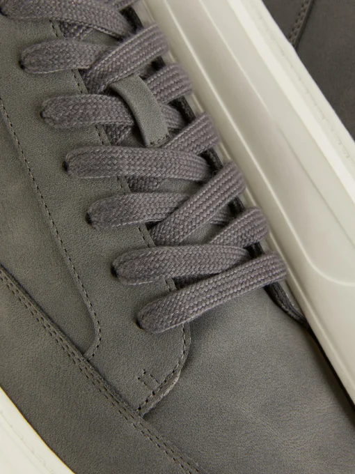 Kem Low-Top Sneakers