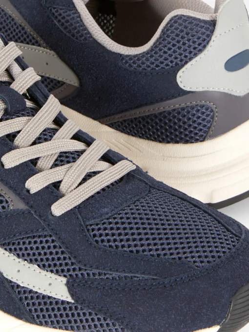Mesh Panel Sports Sneakers