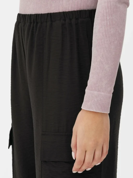 Relaxed Fit Cargo Pants