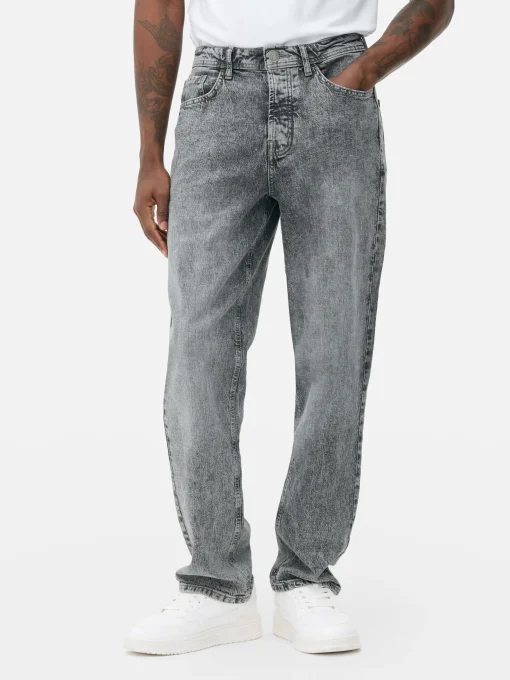 Relaxed Straight Jeans