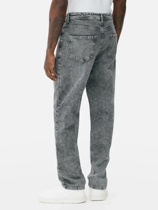 Relaxed Straight Jeans