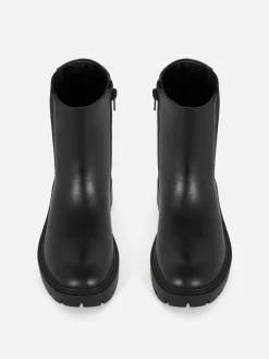 Round Toe Chelsea Boots