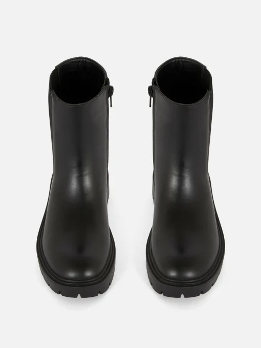 Round Toe Chelsea Boots