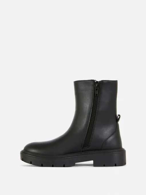 Round Toe Chelsea Boots