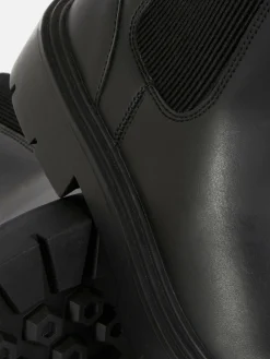Round Toe Chelsea Boots