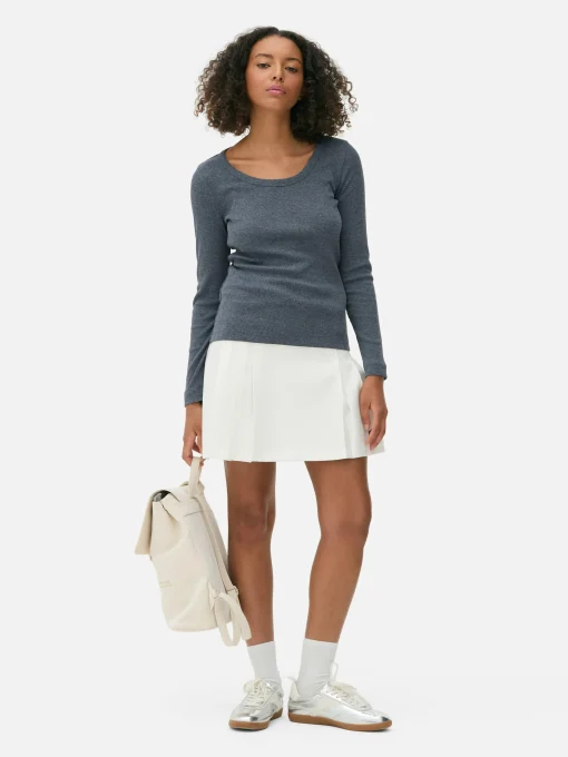 Scoop Neck Long Sleeve Top