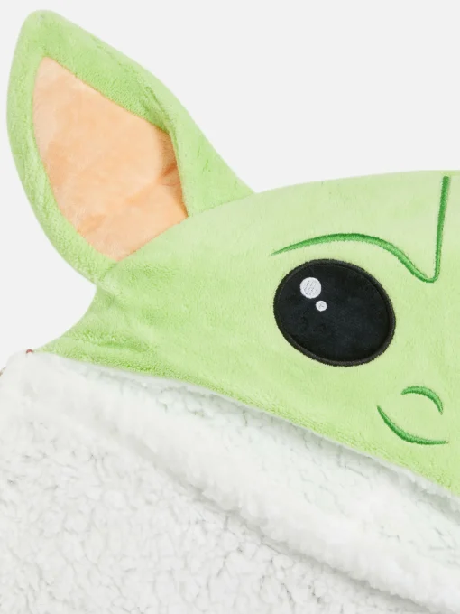 Star Wars Baby Yoda Hooded Throw
