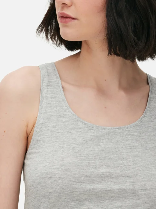 Stretch Scoop Neck Tank