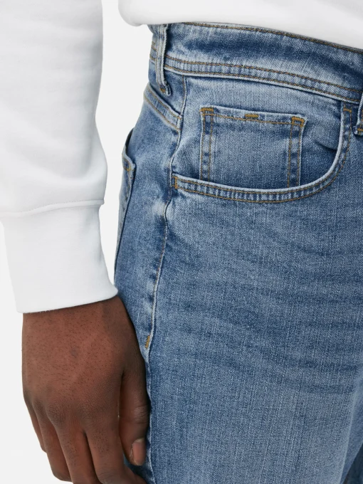Stretch Straight Jeans